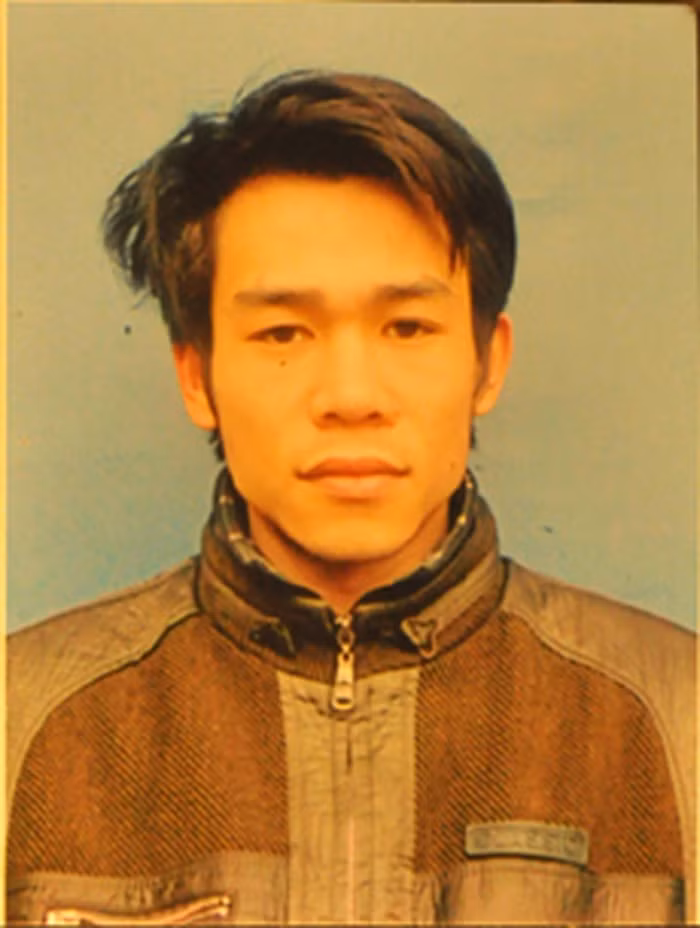 Tại cơ quan Công an, Dưỡng khai bản thân làm công nhân cho một nhà máy chuyên sản xuất dầu ăn. Thấy việc buôn bán mặt hàng này nhiều cơ hội nên Dưỡng "đánh liều" nhờ bố vay ngân hàng lấy vốn, chưa kể anh ta tự mượn bố vợ thêm 3 cây vàng. 