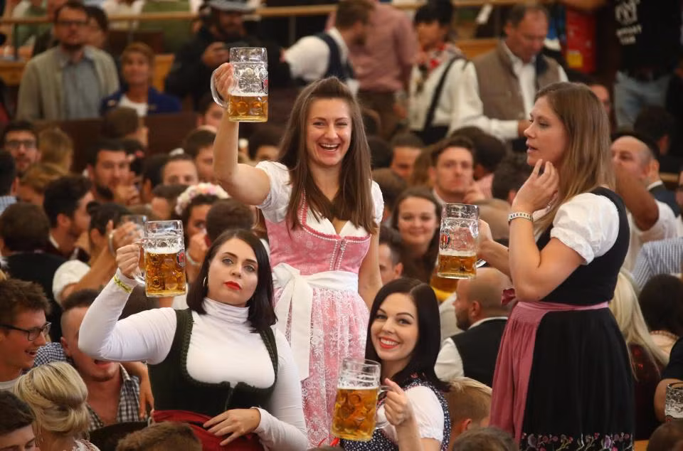 Choang ngop le hoi bia lon nhat the gioi Oktoberfest tai Duc-Hinh-2