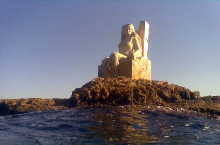 Tượng Nữ hoàng Zenobia ở Latakia cũng là một trong những địa điểm lịch sử nổi tiếng nhất Syria.