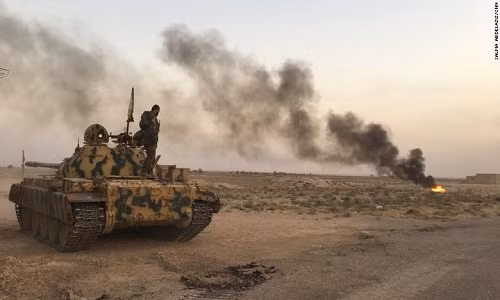 SDF chiem vung chien luoc tai Deir Ezzor, IS phan cong trong vo vong