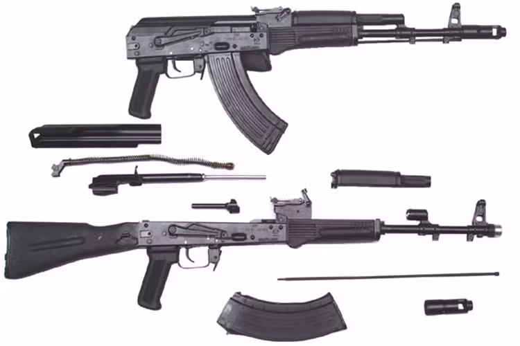 Và với những ưu điểm kể qua như trên, ta có thể thấy AK-103M là một trong những lựa chọn tốt cho Việt Nam trong việc hiện đại hóa trang bị nhưng vẫn đảm bảo được việc duy trì nền tảng hậu cần sẵn có, từ đó giúp cắt giảm tối đa chi phí phát sinh từ việc trang bị các loại vũ khí mới. Nhìn xa hơn là tự chủ trong việc chế tạo vũ khí dựa trên các nền tảng có sẵn. Nguồn ảnh: RusMilitary.