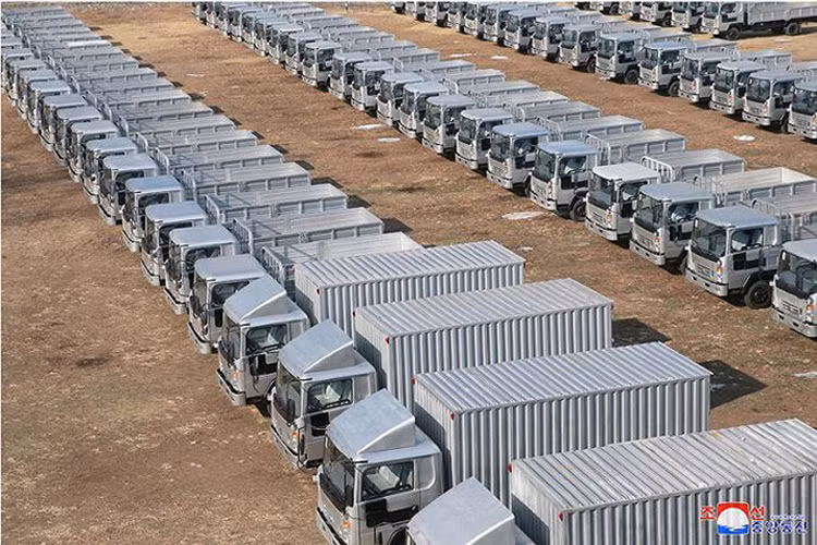 Tiền thân của Tổ hợp Động cơ Sungri là Nhà máy Ô tô Tokchon, được thành lập từ tháng 11/1950.