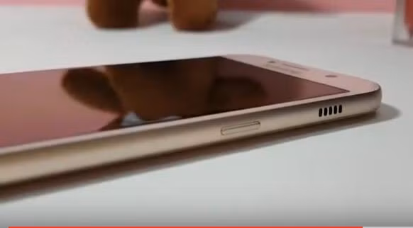 Samsung Galaxy A5 2017 sở hữu thiết kế mỏng, tinh tế. Ảnh: Samfan Vietnam/Youtube.