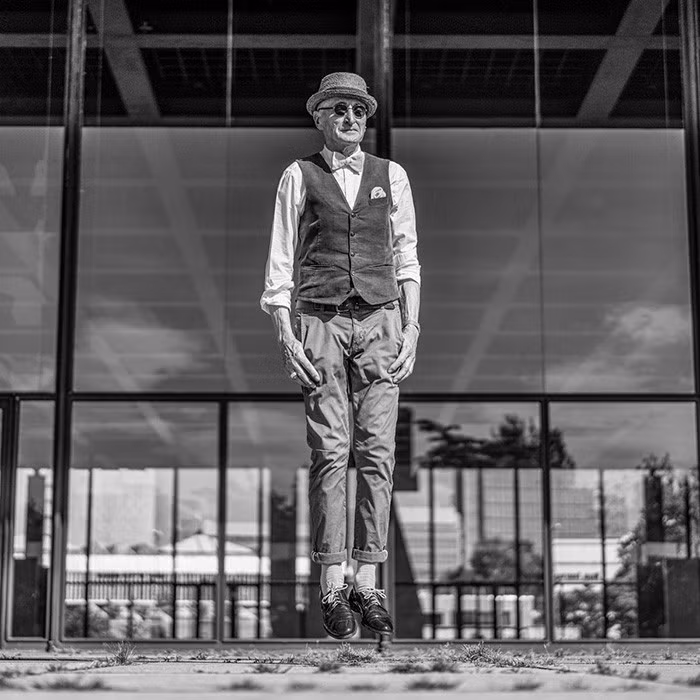 Đó là những chiếc áo vest kết hợp với quần jeans vô cùng thời thượng.