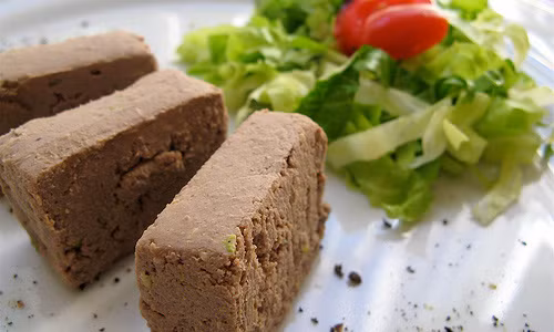 Nhiều bà nội trợ lại tạo ra thành phẩm pate không có màu nâu đỏ.