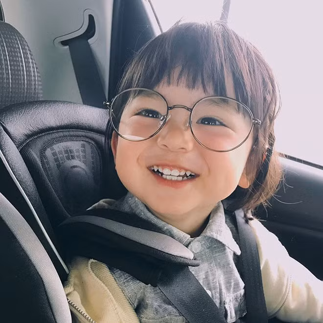 Nhiều người sau khi xem ảnh vẫn nhầm tưởng 'thiên thần' này là một bé gái. Tuy nhiên, giới tính thật của bé lại là trai!
