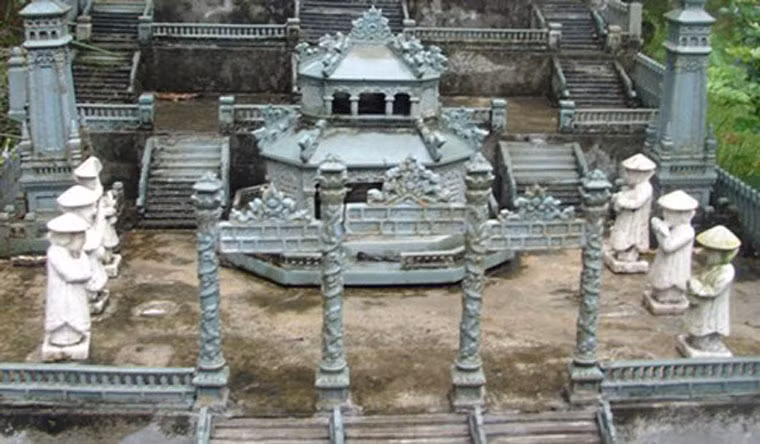 Lăng Khải Định.
