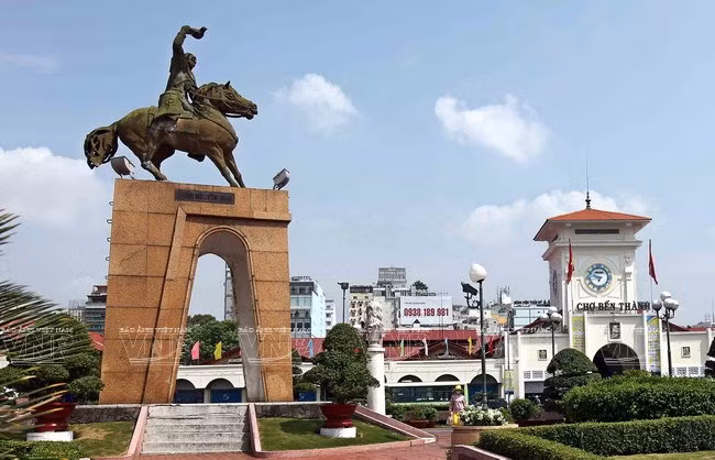 Trong chiến dịch Chi Lăng - Xương Giang vào tháng 9/1427, khi biết Liễu Thăng sắp mang viện binh qua, ông cùng Lê Sát phục binh ở Chi Lăng, góp công lớn vào việc chém Liễu Thăng ở núi Mã Yên. Sau đó, ông lại được Bình Định Vương Lê Lợi sai đi chặn đường tiếp tế lương thực cho đoàn quân của Liễu Thăng. 
