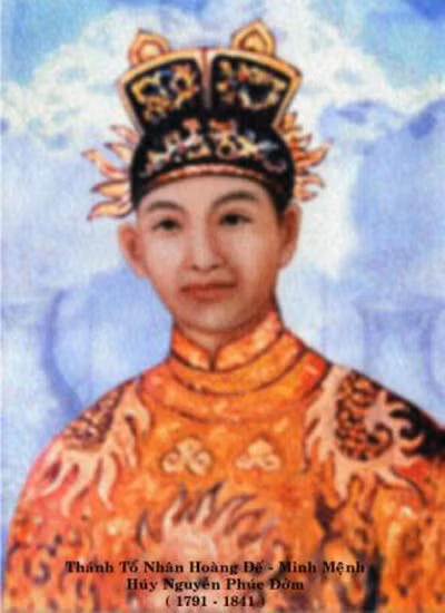 Theo sử sách, Vua Minh Mạng có tư chất thông minh, hiếu học, hay chữ, quyết đoán, trong quá trình điều hành quốc gia, vua Minh Mạng đã có những cải cách lớn từ nội trị đến ngoại giao.