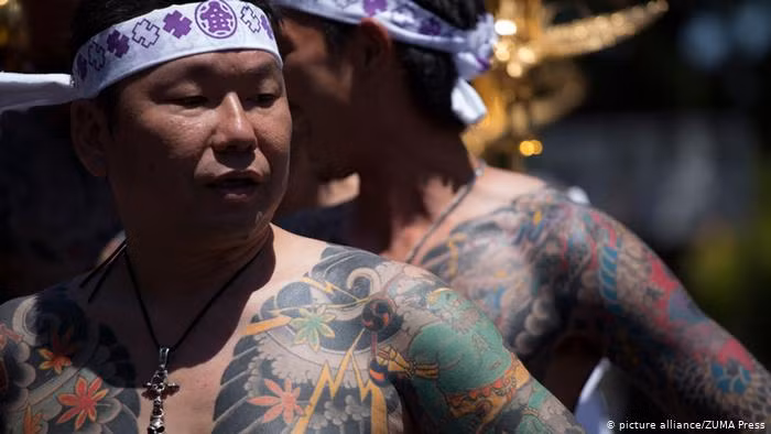 Yamaguchi-gumi là một trong số những băng nhóm tội phạm được nhiều người biết đến nhất. Họ tự xưng là nhóm nhân đạo và tham gia vào việc giữ trật tự xã hội ở Nhật Bản.