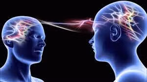 Trong số những người tham gia dự án mật trên, nổi tiếng là Uri Geller có khả năng kiểm soát tâm trí người khác hay bẻ cong đồ vật bằng kim loại.