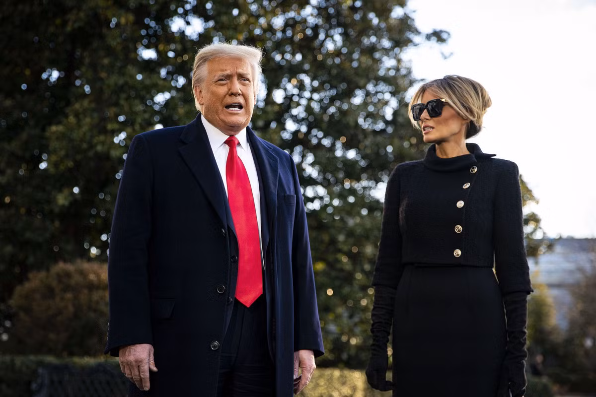 22 nhân viên trong Nhà Trắng dưới thời ông Trump có mức lương 179.000 USD/năm có thể kể đến như: thư kí báo chí Sean Spicer, cố vấn cấp cao Kellyanne Conway hay trợ lý của ông Trump về an ninh nội địa và chống khủng bố Jason Greenblatt…