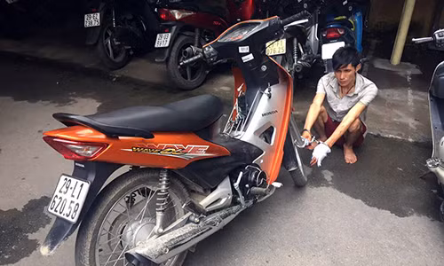 Ten cuop xe may dung dao tan cong CSGT Ha Noi