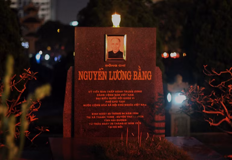 Phần mộ của đồng chí Nguyễn Lương Bằng - Phó Chủ tịch nước Cộng hòa Xã hội chủ nghĩa Việt Nam.