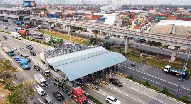  BOT Xa lộ Hà Nội sẽ thu phí 17 năm 9 tháng: Ngày 29/3, Công ty CP đầu tư hạ tầng kỹ thuật TP.HCM (CII) báo cáo về công tác triển khai thu phí tại trạm thu phí Xa lộ Hà Nội từ ngày 1/4 để hoàn vốn cho dự án mở rộng Xa lộ Hà Nội và Quốc lộ 1 dài 15,7km từ cầu Sài Gòn đến nút giao Tân Vạn. Dự kiến hoàn vốn là 17 năm 9 tháng. 