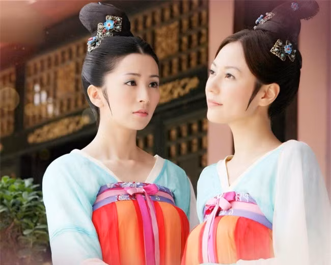 So phan bi ai cua cung nu Trung Hoa va 2 cai ten 