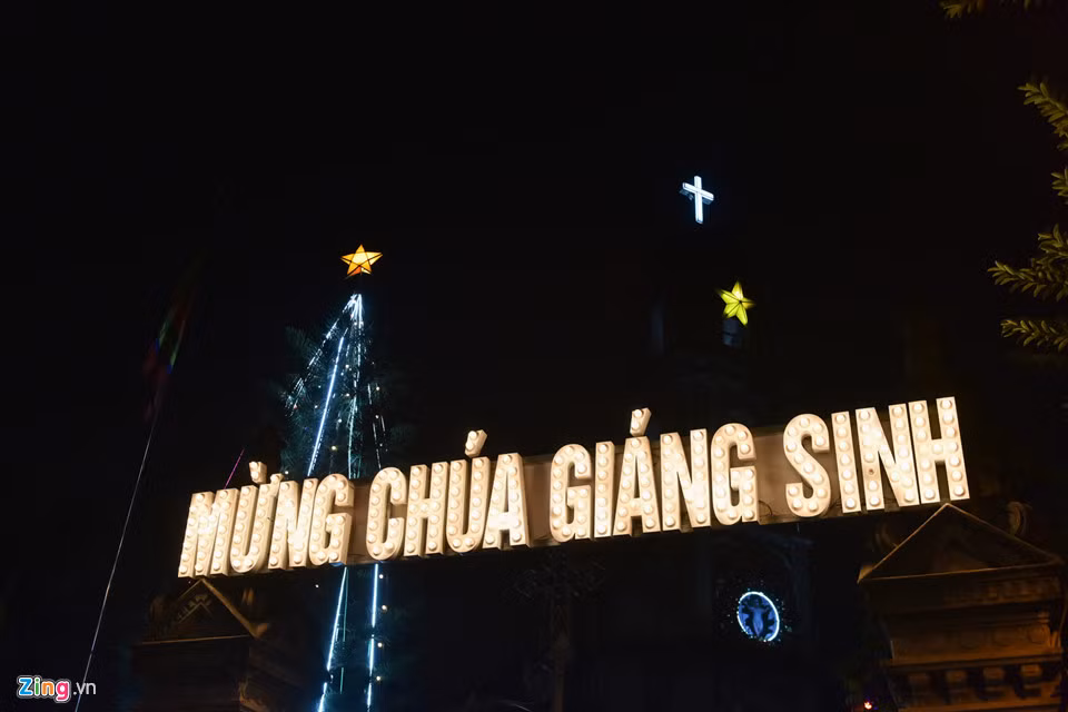 Nhà thờ xây dựng năm 1910, theo thiết kế của kiến trúc tân cổ điển Pháp. Đây cũng là một trong những nhà thờ thu hút đông người vào mỗi dịp Giáng sinh hàng năm.