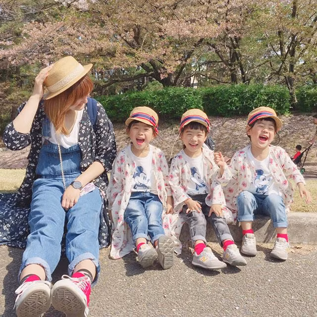 Chị Makiko thường xuyên up ảnh của gia đình lên mạng xã hội, theo chị đây là một cách để chị lưu giữ những hình ảnh đáng yêu của các con.