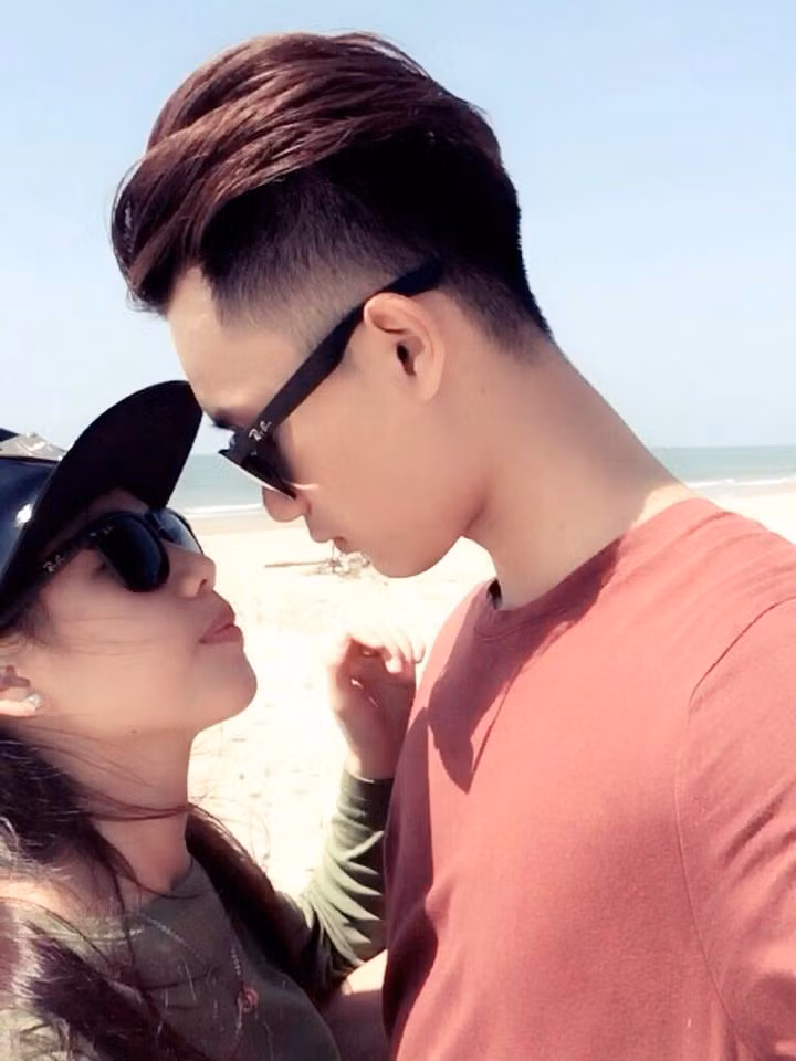 Đang là những sinh viên, cả Minh Triết và Bích Tuyền đều cố gắng học tập thật tốt, ra trường kiếm được công việc ổn định và cũng cố gắng thu xếp để dành thời gian cho nhau, quan tâm nhau, hiểu nhau nhưng không để ảnh hưởng tới việc học tập quá nhiều.