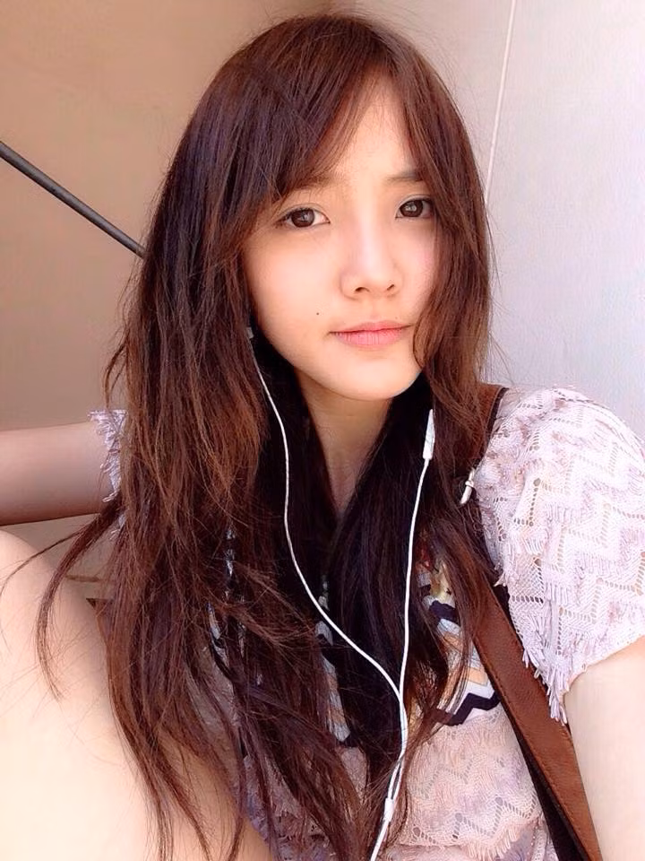 Danh tinh hot girl Thai Lan danh guitar dinh don tim fan-Hinh-4