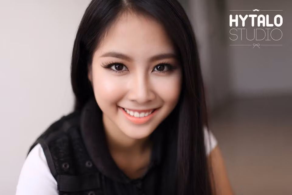 Dù không thể đăng quang, trở thành Hoa hậu Việt Nam, nhưng cho đến nay, cô hot girl trường Y vẫn được nhiều bạn bè, dân mạng gọi với biệt danh cô gái có xinh đẹp hơn cả hoa hậu.