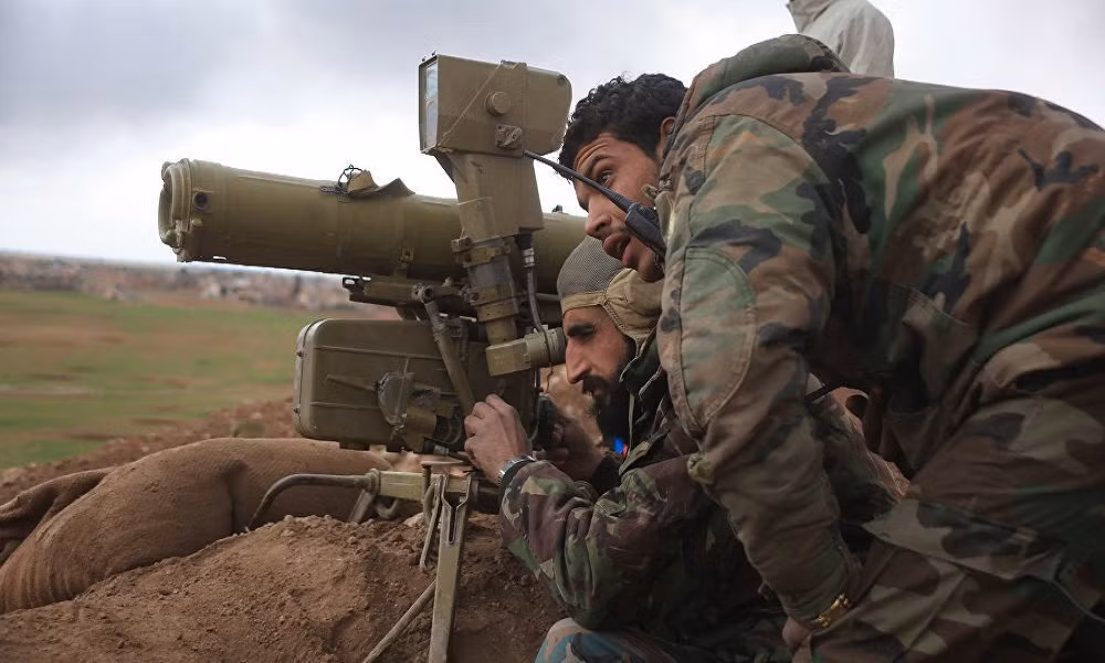 Từ bản báo cáo của Zaman Al Wasl ước tính Quân đội Syria sử dụng từ 25-35 tên lửa chống tăng mỗi ngày, đặc biệt là trong cuộc tấn công đang tiếp diễn ở Bắc Syria, trong đó quân chính phủ phải đối mặt với sức kháng cự dữ dội từ phía các phần tử nổi dậy ở Hama và Idlib. Nguồn ảnh: Sputnik.