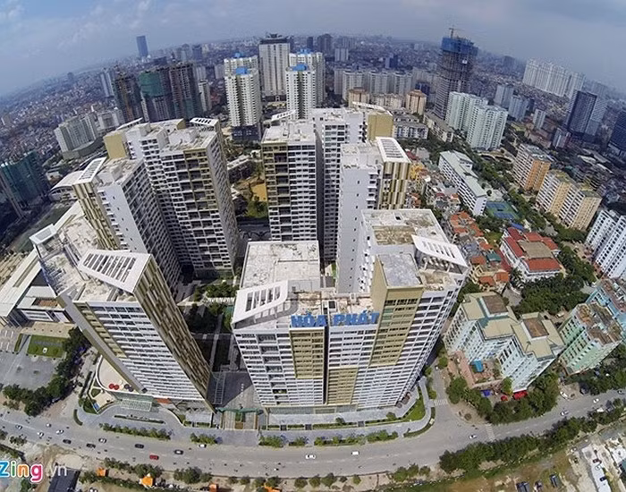 Điển hình như khu đô thị mới Trung Hoà-Nhân Chính, đây được coi là một trong các khu nhà ở thương mại đầu tiên ra đời (2001 - 2006). Trước đó khái niệm về nhà ở cao tầng còn chưa được nhiều người biết đến. Ảnh: Zing.