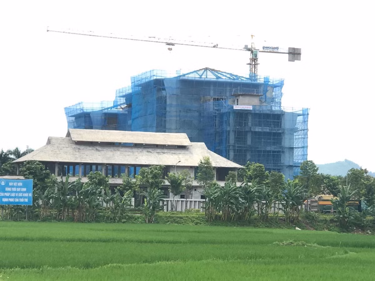 Apec Mandala Kim Boi rao ban trai phep bi So XD Hoa Binh “so gay”?