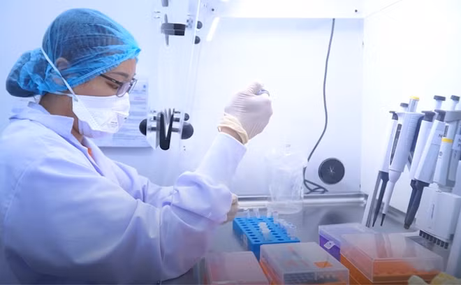 Hà Nội thêm 12 người dương tính SARS-CoV-2, nhiều ca chưa rõ nguồn lây Ha Noi them 12 nguoi duong tinh SARS-CoV-2, nhieu ca chua ro nguon lay