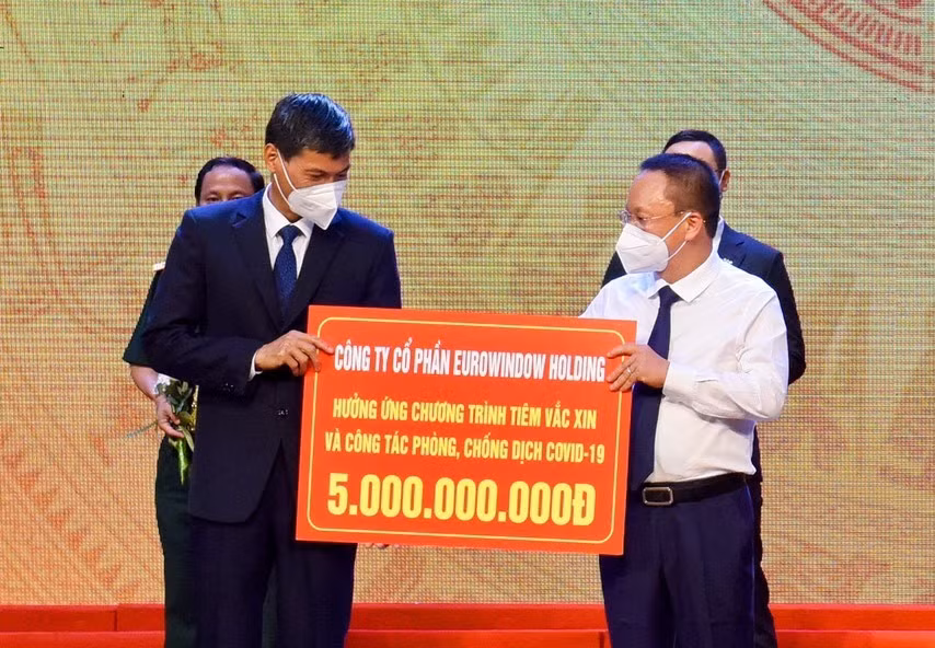 Eurowindow Holding ủng hộ 5 tỷ, chung tay cùng Hà Nội đẩy lùi COVID-19 Eurowindow Holding ung ho 5 ty, chung tay cung Ha Noi day lui COVID-19