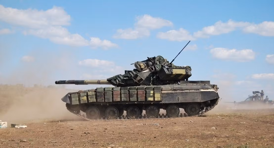 Và tới thời điểm sau năm 1991, khi Liên bang Xô viết tan rã, Bộ Quốc phòng Ukraine đã quyết định (mặc dù không phải ngay lập tức) giao cho T-64 chứ không phải T-80 hay T-72 vai trò mũi nhọn chủ lực của các đơn vị thiết giáp.