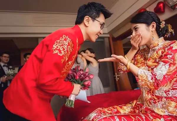 Chú rể chết thảm ngay sau đêm tân hôn vì phong tục quái ác Chu re chet tham ngay sau dem tan hon vi phong tuc quai ac