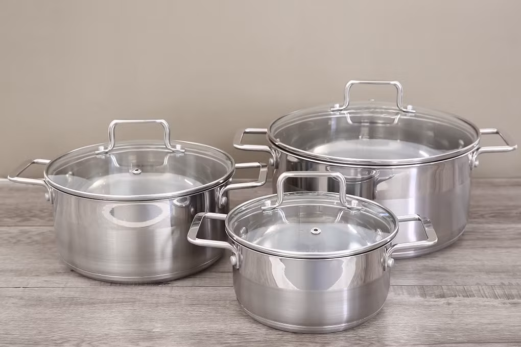 Tìm hiểu kỹ hơn, có thể thấy được, inox hay còn gọi là thép không gỉ. Dĩ nhiên, không gỉ chỉ là tính chất tương đối và nó còn tùy vào chất lượng của inox.