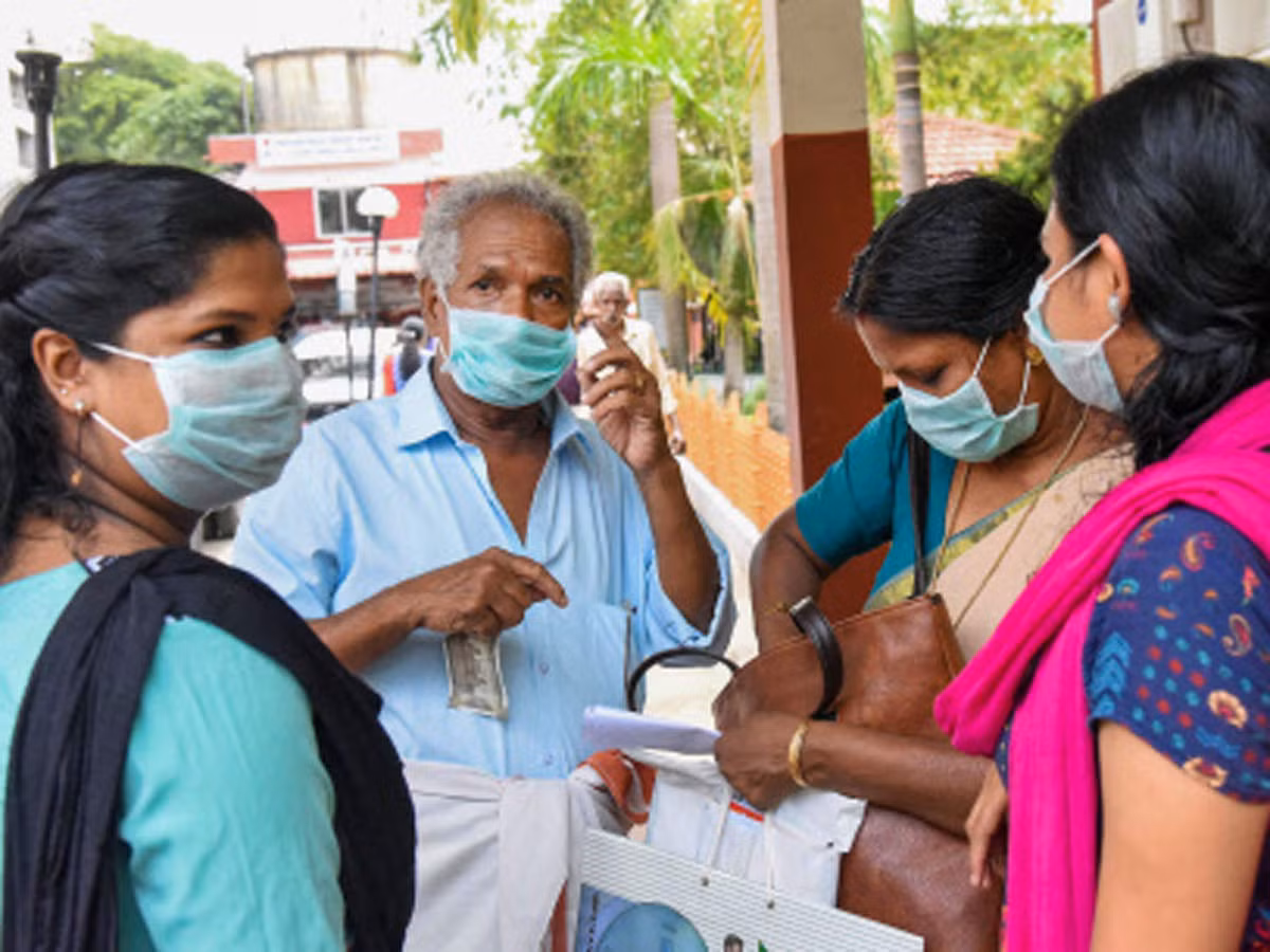 Theo các chuyên gia, virus Nipah không liên quan đến SARS-CoV-2. Thế nhưng, Nipah có thời gian ủ bệnh lâu và chưa có thuốc đặc trị. Cụ thể, virus Nipah được phát hiện lần đầu tiên ở Malaysia vào năm 1990. Ở Ấn Độ, những người đầu tiên nhiễm virus Nipah được ghi nhân ở Siliguri, Tây Bengal vào năm 2001. Khi ấy, 45 người tử vong sau khi nhiễm virus Nipah.