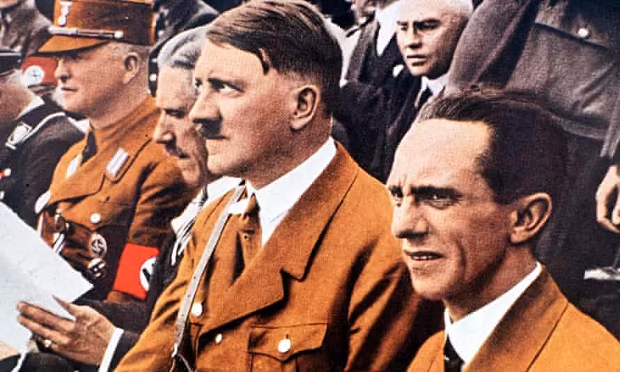 Thậm chí, nhiều người không thể ngờ rằng, Goebbels đã viết trong nhật ký về việc kể tỉ mỉ về nhiều cuộc tình trong đời như với bạn của mẹ kế lúc vẫn còn là một cậu bé.