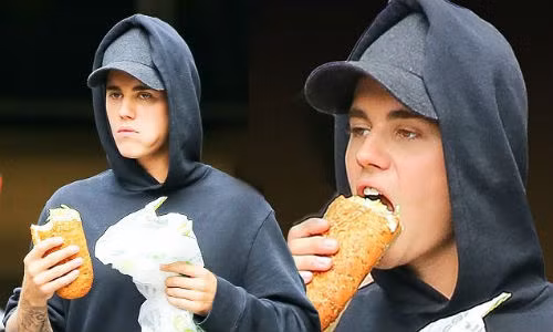 The tin dung bi hong Justin Bieber duoc fan mua do an