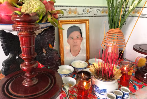 Huong dan vien nguoi Viet tu vong o My: 10 nam, nguoi me mat 2 con