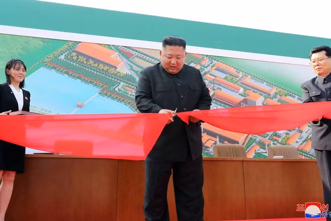 Cuu quan chuc dao tau xin loi vi loan tin ve suc khoe ong Kim Jong Un-Hinh-2