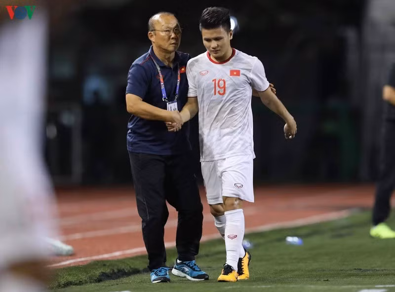 Chan thuong rach co dui, Quang Hai co the chia tay SEA Games 30?-Hinh-2