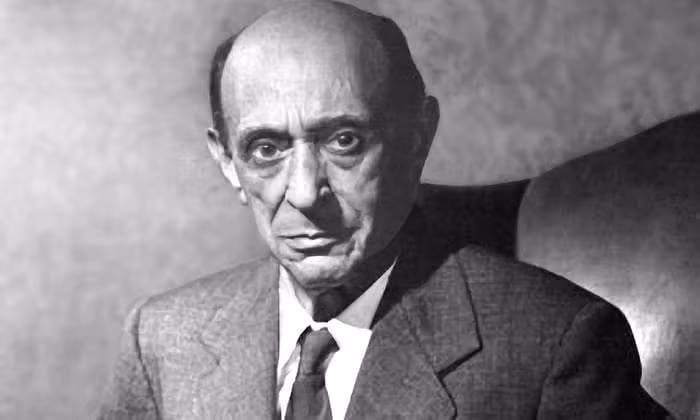 Đến ngày sinh nhật thứ 76 của nhà soạn nhạc Schoenberg, một người quen đã nhắc nhở với ông rằng 7 + 6 = 13.