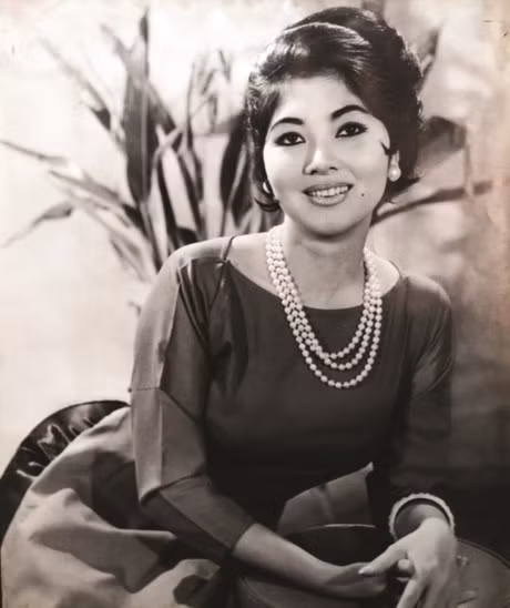 Nghệ sỹ Thẩm Thúy Hằng giờ sống giản dị trong ngôi nhà mới, yên tĩnh ở khu Bình Quới, Tp HCM.