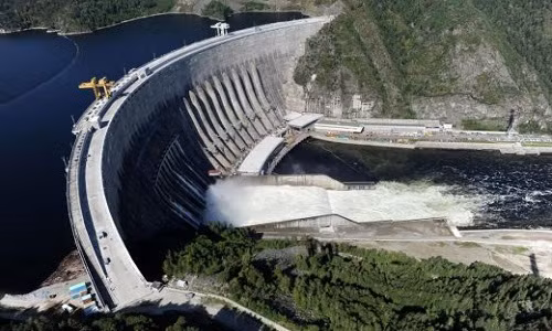 1. Đập Sayano-Shushenskaya nằm trên sông Yenisei, gần Sayanogorsk, Nga là một trong những đập thủy điện nổi tiếng nhất thế giới. Đập thủy điện này là nhà máy điện lớn nhất ở Nga và là nhà máy thủy điện lớn thứ 6 trên thế giới.