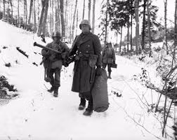Mặc dù ban đầu quân đội của Hitler giành được lợi thế nhưng đến cuối cùng bại trận trước quân đồng minh - điều mà trùm phát xít không ngờ đến.