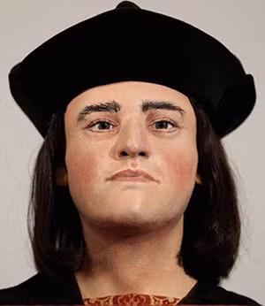 Sau trận chiến trên, thi hài Vua Richard III mất tích để lại bí ẩn lớn cho các chuyên gia. Trong suốt nhiều năm, các nhà khoa học cố gắng tìm kiếm thi hài vị vua quá cố.