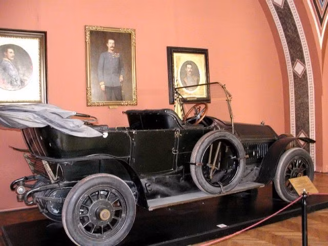 Hiện chiếc xe Double Phaeton đời 1910 được lưu giữ và bảo quản tại bảo tàng Lịch sử Chiến tranh ở Vienna.