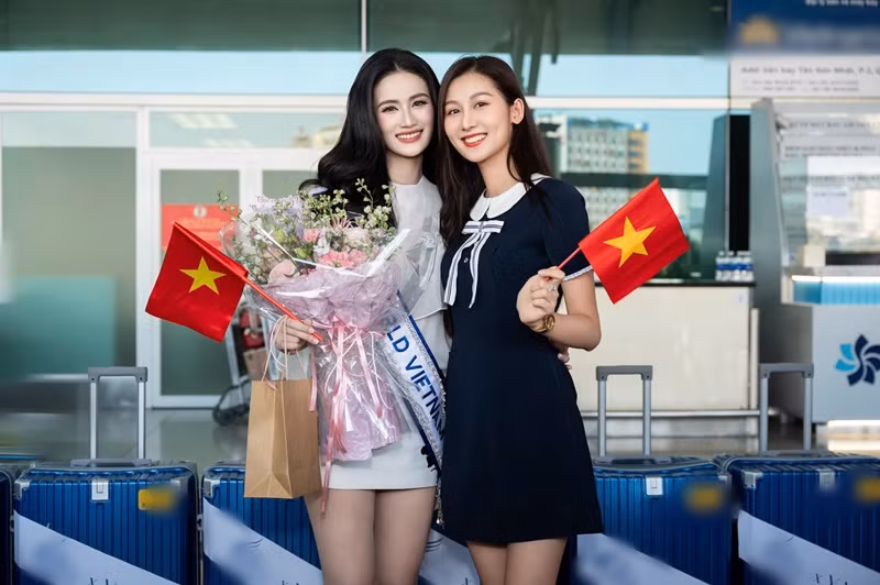 Quế Anh, Hạnh Nguyên, Minh Kiên, Bùi Khánh Linh, Cẩm Ly, …. có mặt ở sân bay để cổ vũ Ý Nhi.