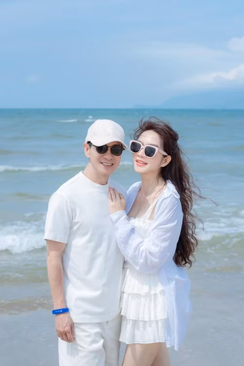 Kém Đinh Ngọc Diệp 1 tuổi, Minh Hà kết hôn với đạo diễn Lý Hải. Ảnh: FB Minh Hà.