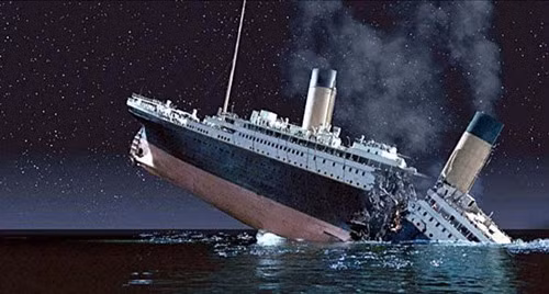 2. Morgan Robertson tiên đoán chính xác thảm họa chìm tàu Titanic năm 1912: Vào năm 1898, nhà văn người Mỹ Morgan Robertson cho ra mắt cuốn tiểu thuyết có tên "Futility, or the wreck of the Titan" (tạm dịch: Sự phù phiếm hay vụ đắm tàu Titan). Cuốn sách kể về hải trình của một con tàu hoa lệ có tên Titan, không may gặp nạn tại vùng biển Bắc Đại Tây Dương do va chạm với tảng băng trôi. Và thật đáng kinh ngạc khi vào 14 năm sau, con tàu RMS Titanic cũng chịu số phận tương tự với những lí do chìm vô cùng trùng hợp.