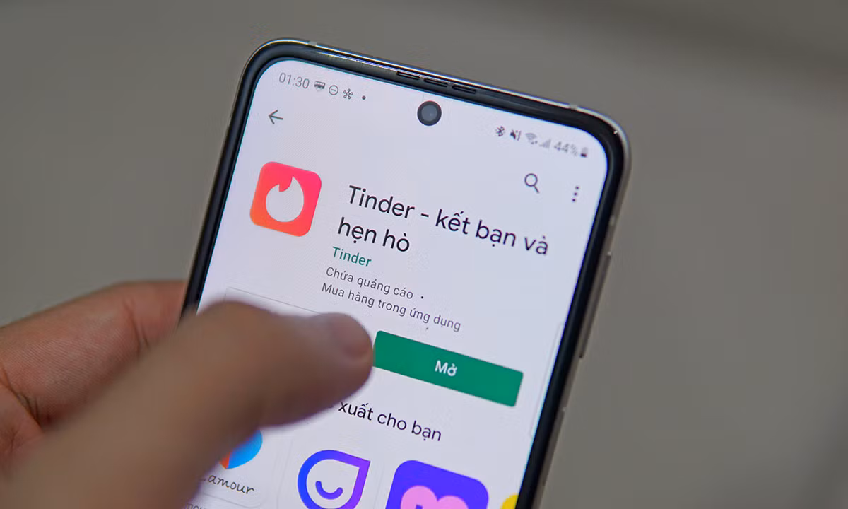 Hà Nội: Hẹn hò qua Tinder, người phụ nữ mất 5,4 tỷ Ha Noi: Hen ho qua Tinder, nguoi phu nu mat 5,4 ty