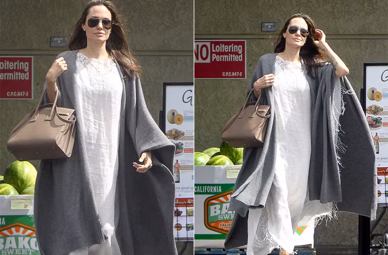 Tờ InTouch cho biết Angelina Jolie đã rất tức giận khi biết chồng mình đã liên lạc lại với vợ cũ Jennifer Aniston khi mẹ Jen qua đời.